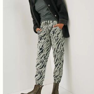 Anthropologie Cloth & Stone Everday Zebra Stripe Joggers Tencel Casual Lounge S